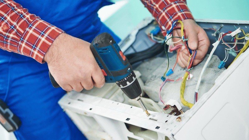 Derince Vaillant Vaillant çamaşır makinesi kart tamiri – Su almama arızası orijinal parça ile giderildi. - Teknik servis örneği